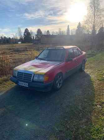 Mercedes-Benz 200 Vimpeli