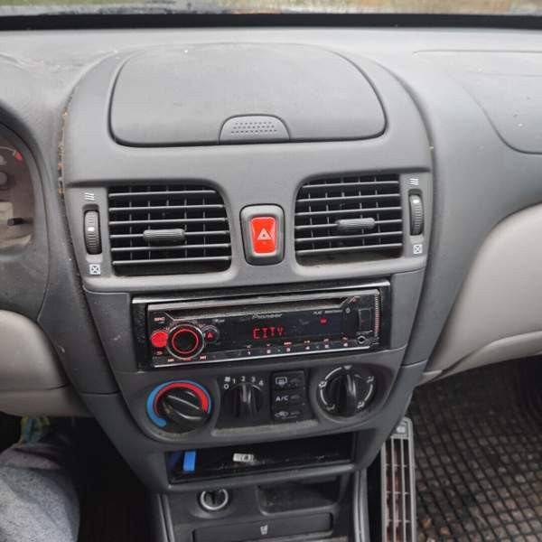 Nissan Almera Punkaharju - valokuva 8