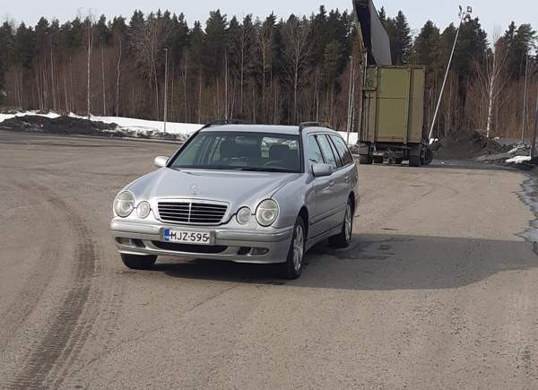 Mercedes-Benz E Macau - valokuva 1