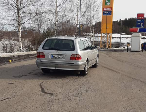 Mercedes-Benz E Macau - valokuva 3