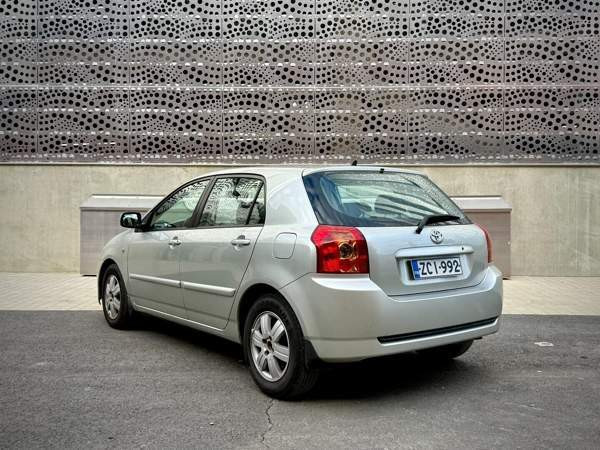 Toyota Corolla Luga - valokuva 4