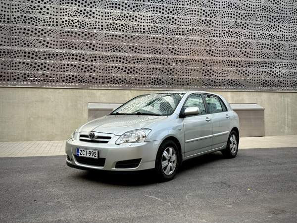 Toyota Corolla Luga - valokuva 1