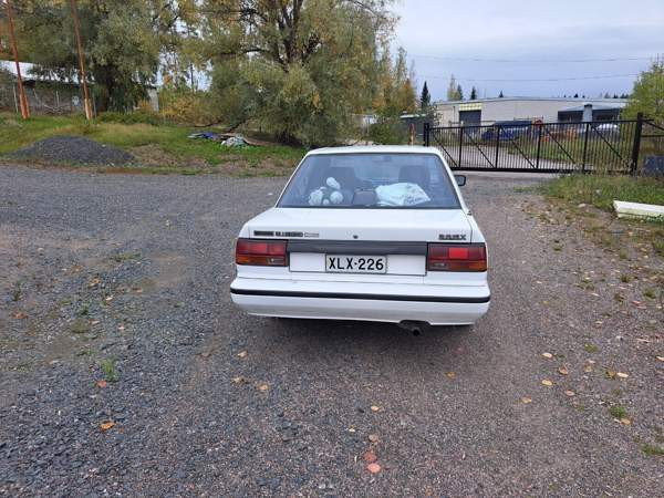 Nissan Bluebird Helsinki - valokuva 3