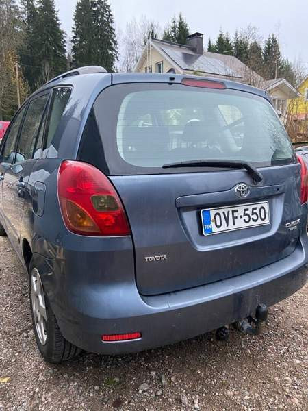 Toyota Corolla Verso Hollola - valokuva 4