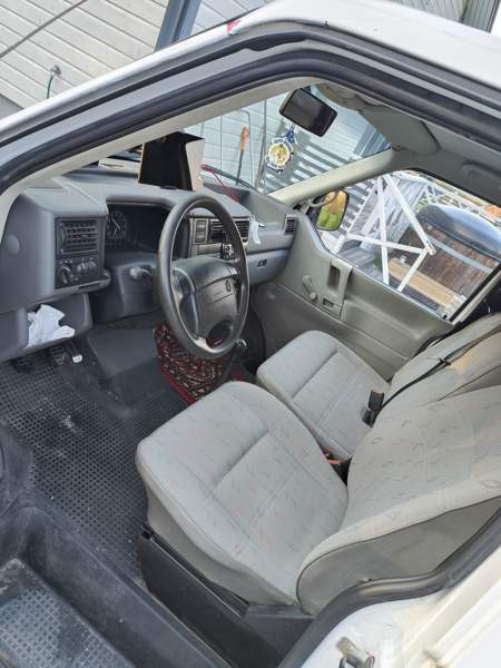 Volkswagen Transporter Sarov - valokuva 2