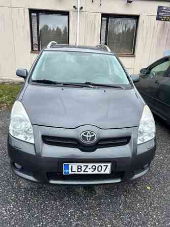 Toyota Corolla Verso Turtkul
