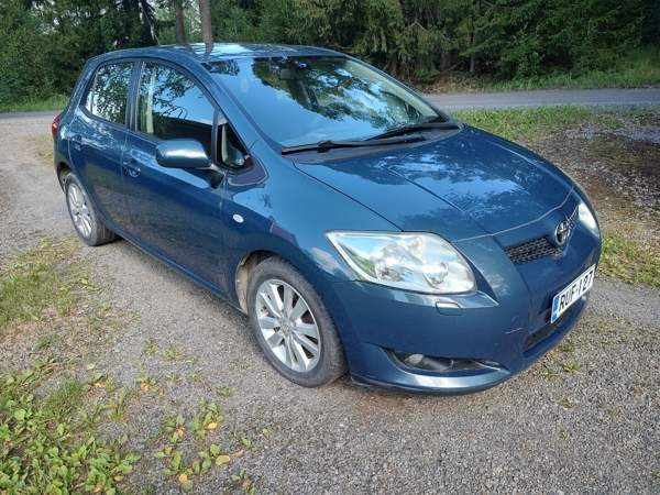 Toyota Auris Sastamala - изображение 1