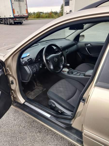 Mercedes-Benz C Lieto - valokuva 8