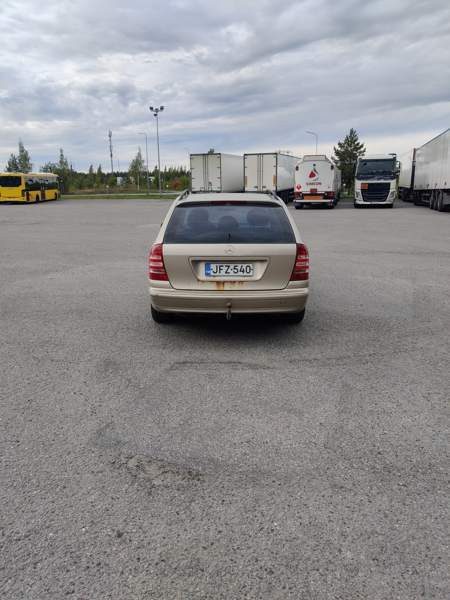 Mercedes-Benz C Lieto - valokuva 4