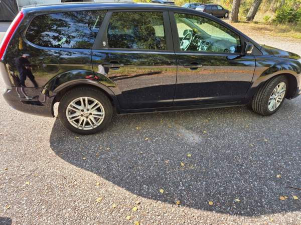 Ford Focus Sarov - valokuva 4