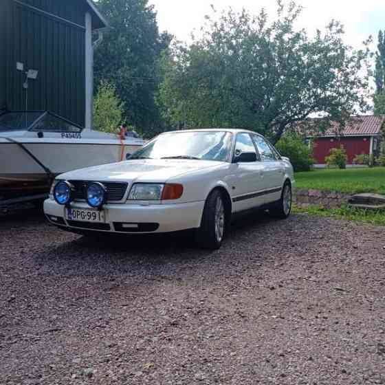 Audi 100 Raasepori