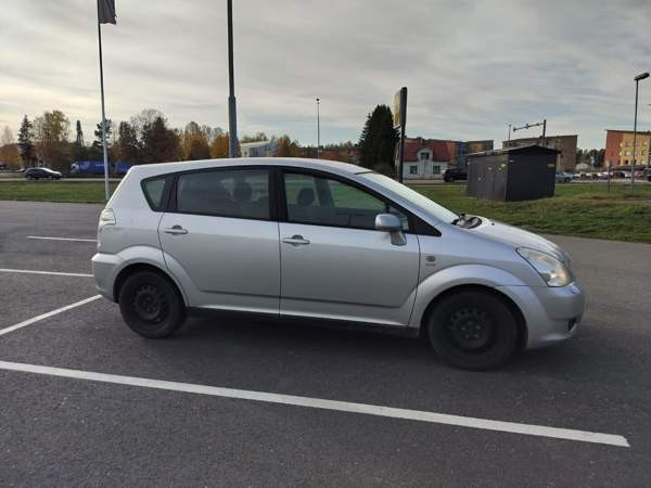 Toyota Corolla Verso Nurmijaervi - photo 4