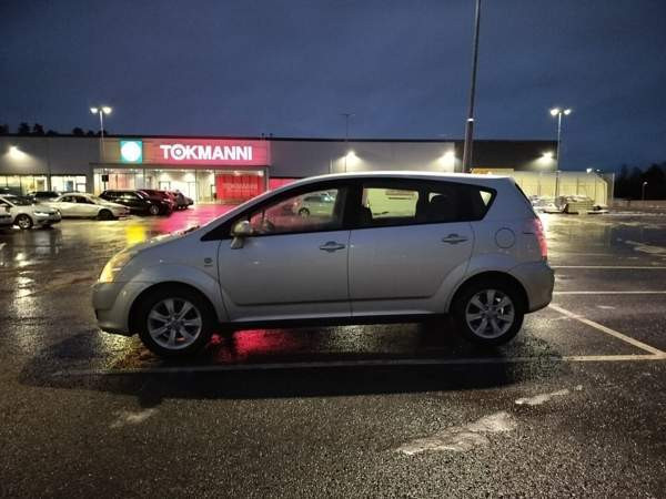 Toyota Corolla Verso Nurmijaervi - photo 1