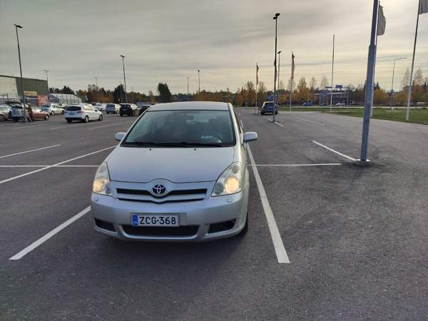 Toyota Corolla Verso Nurmijaervi - photo 3