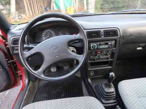 Nissan Sunny Nokia