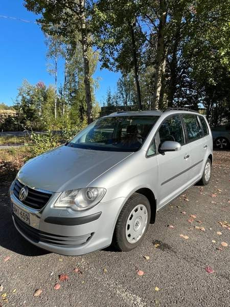 Volkswagen Touran Vantaa - valokuva 1