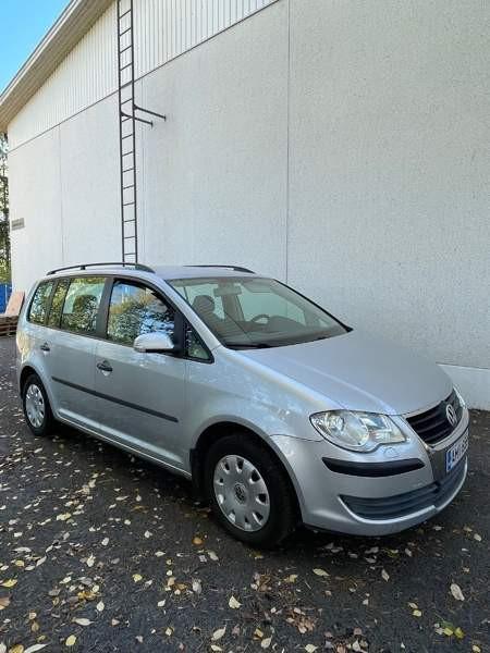 Volkswagen Touran Vantaa - valokuva 2