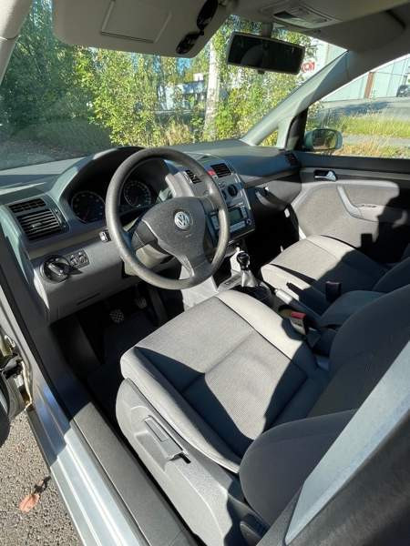 Volkswagen Touran Vantaa - valokuva 8