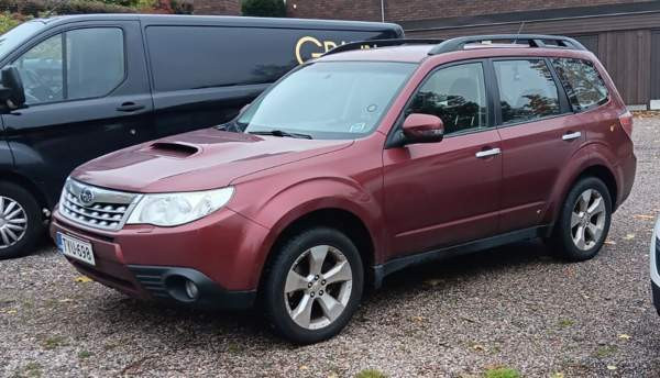 Subaru Forester Helsinki - valokuva 1