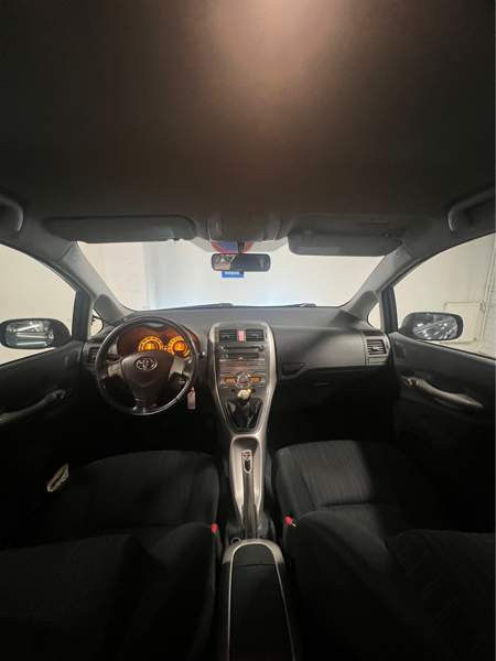 Toyota Auris Vantaa - photo 1