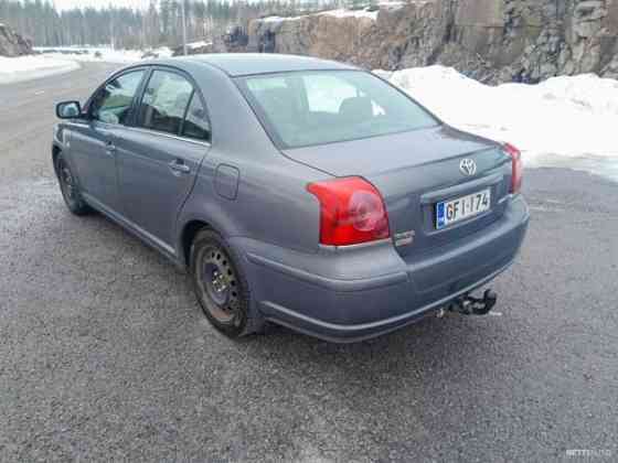 Toyota Avensis Луга