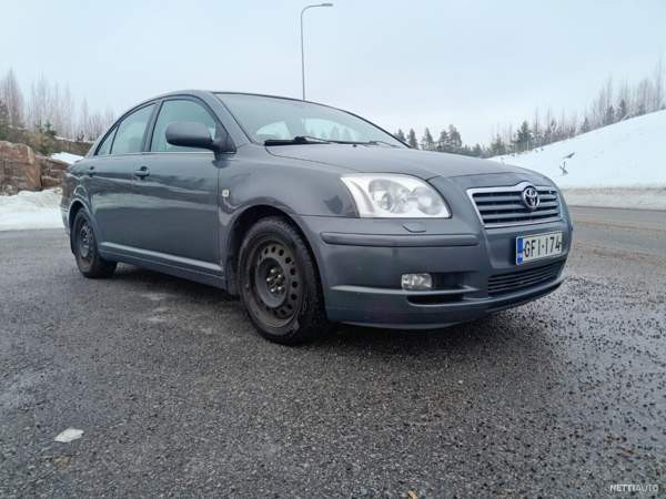 Toyota Avensis Luga – foto 1