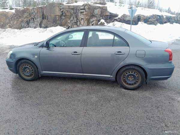 Toyota Avensis Luga – foto 4