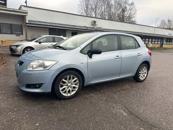 Toyota Auris Sarov - valokuva 2