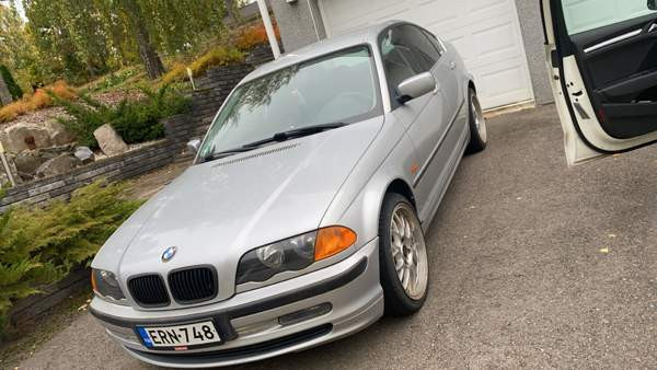 BMW 320 Лохья - изображение 1