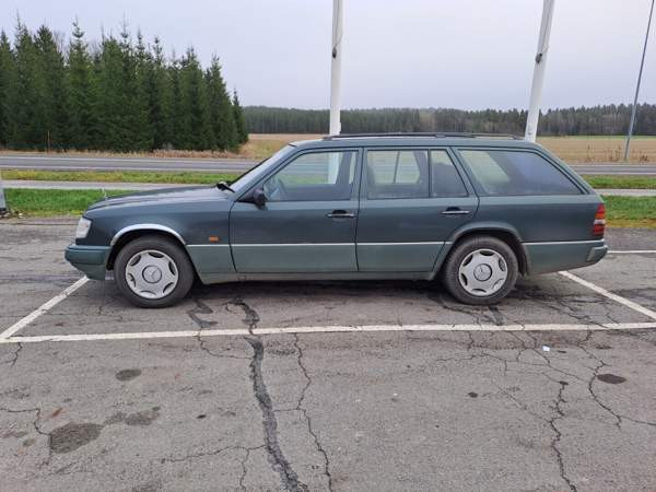 Mercedes-Benz 230 Russia – foto 5