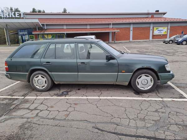 Mercedes-Benz 230 Russia – foto 3