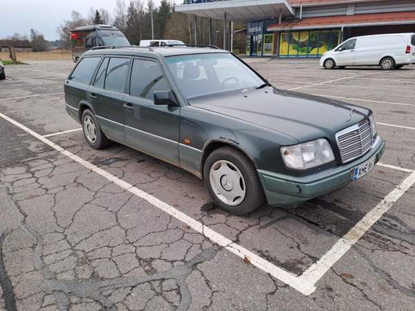 Mercedes-Benz 230 Russia – foto 1