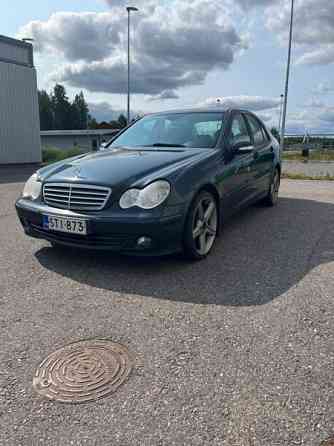 Mercedes-Benz 220 Hausjärvi