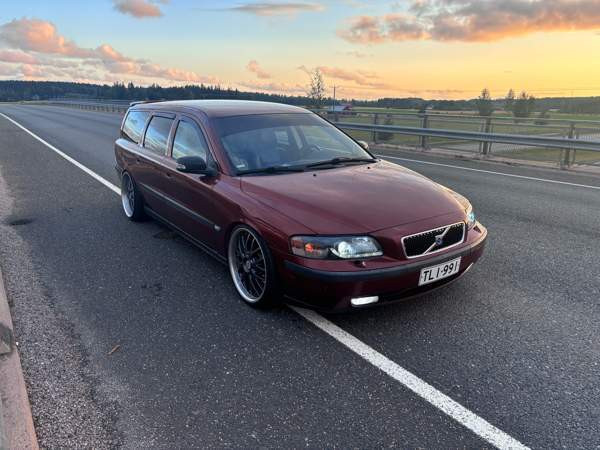 Volvo V70 Sarov - valokuva 2