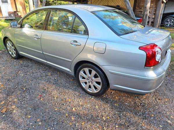 Toyota Avensis Vihti - valokuva 4