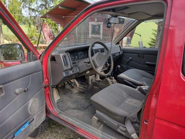 Nissan King Cab Холлола - изображение 7