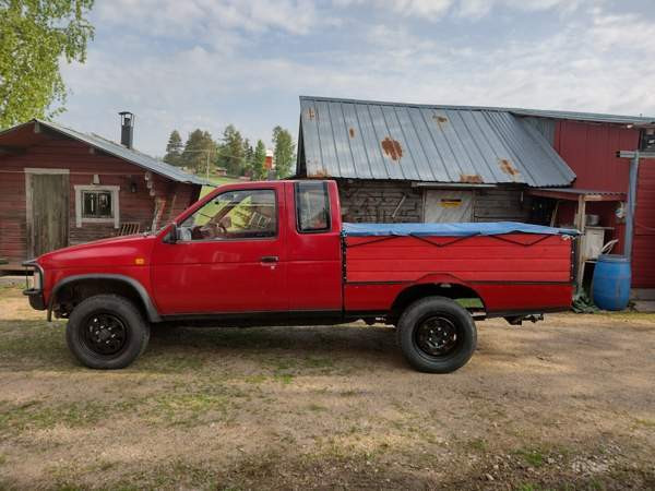 Nissan King Cab Холлола - изображение 1