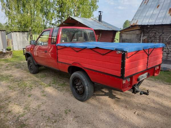 Nissan King Cab Холлола - изображение 5