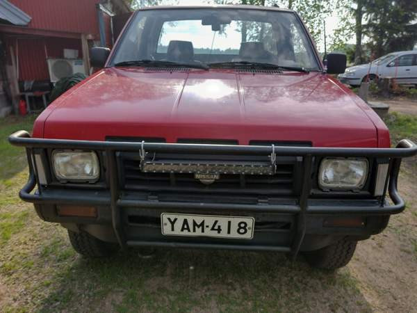 Nissan King Cab Холлола - изображение 2