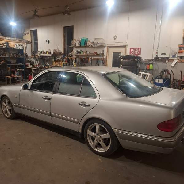 Mercedes-Benz E Lovisa – foto 4