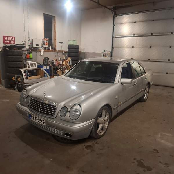 Mercedes-Benz E Lovisa – foto 2