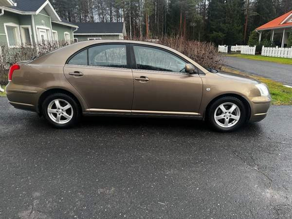 Toyota Avensis Kempele - valokuva 4