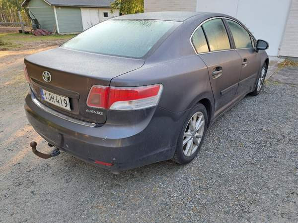 Toyota Avensis Kuusamo - valokuva 3