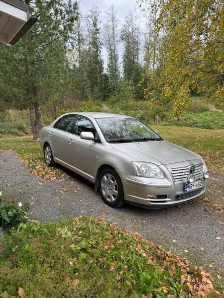 Toyota Avensis Jaemsae - valokuva 1