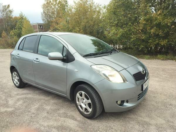 Toyota Yaris Espoo - valokuva 1