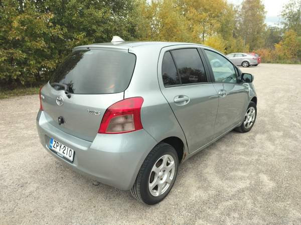 Toyota Yaris Espoo - valokuva 4