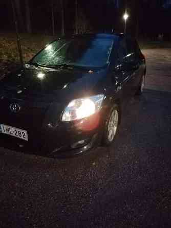 Toyota Auris Maentsaelae