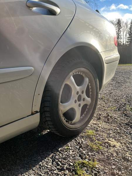 Mercedes-Benz E Raahe - valokuva 7