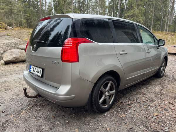 Peugeot 5008 Луга - изображение 4