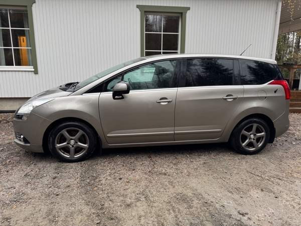 Peugeot 5008 Луга - изображение 7